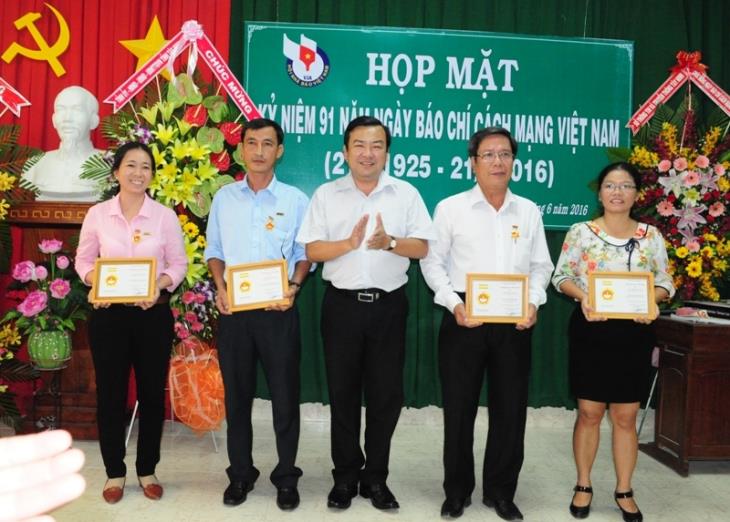 Họp mặt kỷ niệm 91 năm Ngày Báo chí cách mạng Việt Nam 